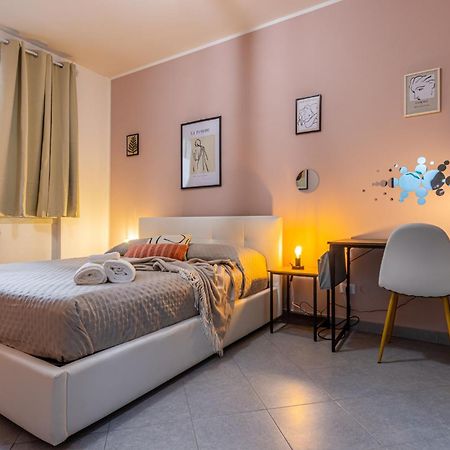 Steps From The Lake - Charme In The Inner City Desenzano del Garda Exterior photo
