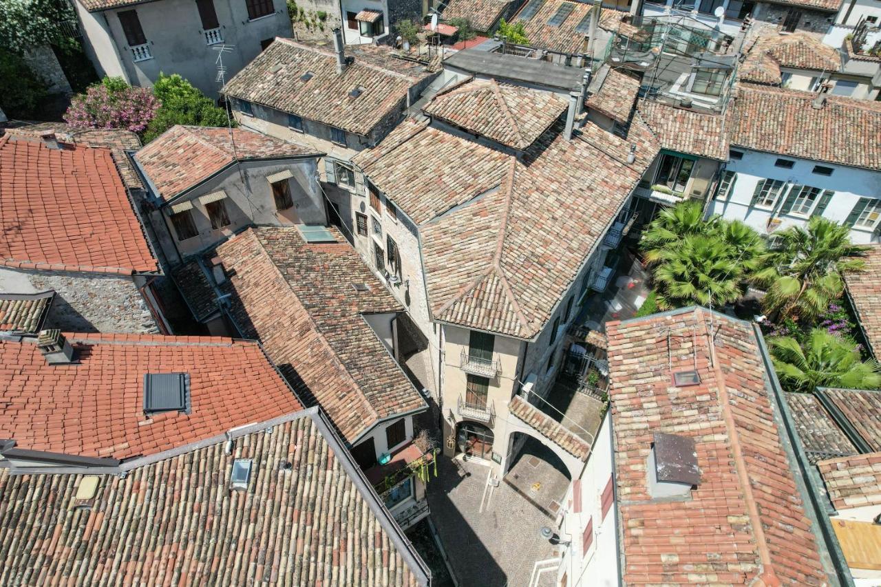 Steps From The Lake - Charme In The Inner City Desenzano del Garda Exterior photo