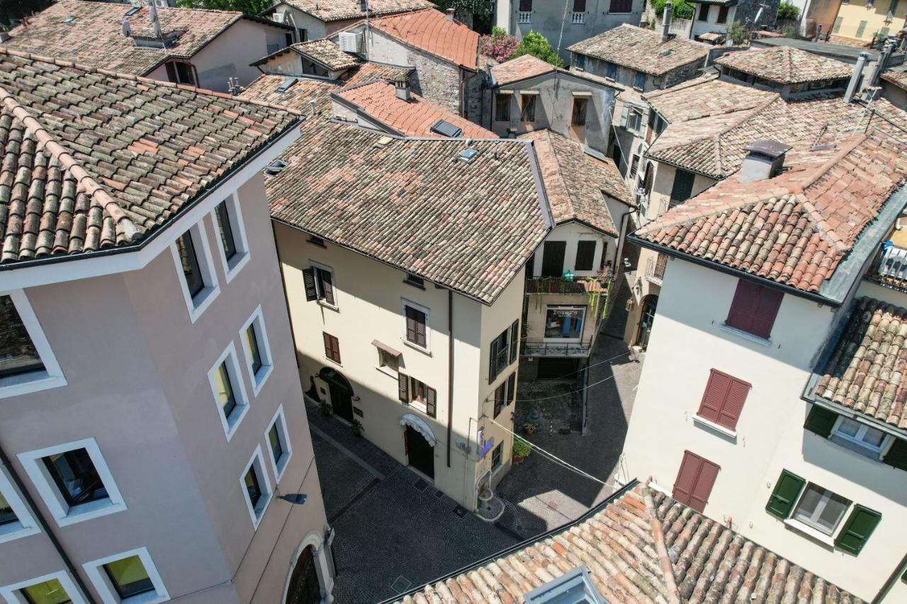Steps From The Lake - Charme In The Inner City Desenzano del Garda Exterior photo